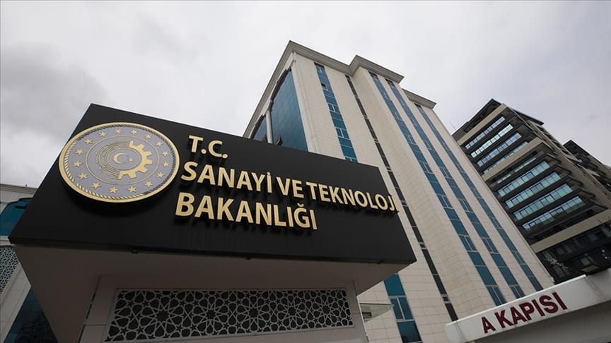 Kamu Personeline Zorunlu Yapay Zeka Okuryazarlığı