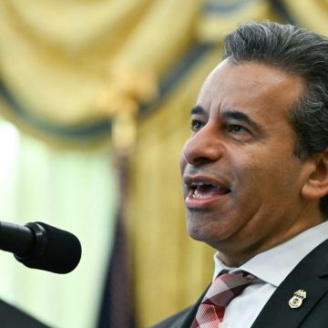 FDA, AI destekli cihazlarda denetimi gevşetiyor — Klinik iş akışlarına daha fazla yapay zeka girebilir