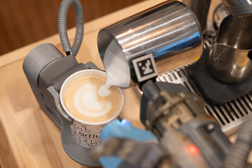 Robot barista Jarvis: insanı aratmayan latte
| robot robot